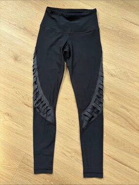 Black High-Waist Yoga Pants with Lattice/slash Cut-out Detail